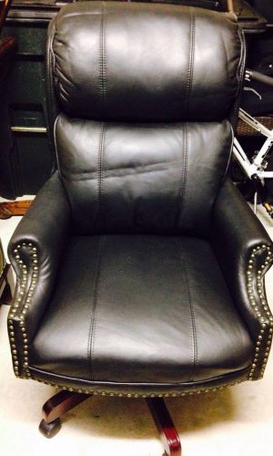 Boss Executive Desk Chair in Black B980-CP Classical Traditional Style