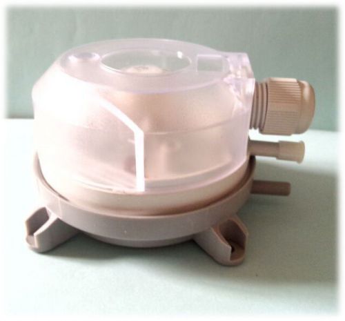 5pcs new high quality differential pressure switch 100pa 930.85 range 200-1000pa for sale
