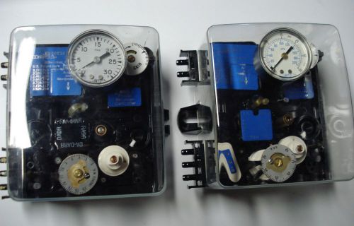 2 of T-9001-1 used working Johnson Controls Fluidic Receiver Controllers