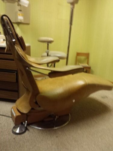 Dentalez/ ritten  j style chair / includes dental light for sale