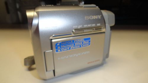 S20: Sony Handycam DCR-HC40 MiniDV Video Camcorder with Battery