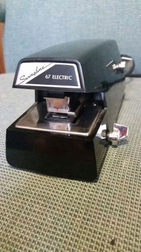 Adjustable Commerical Swingline 67 Electric Stapler~Black~Tested and Works Great