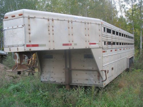 fifth wheel gooseneck cattle, stock trailer 24foot swing door lift, side door,
