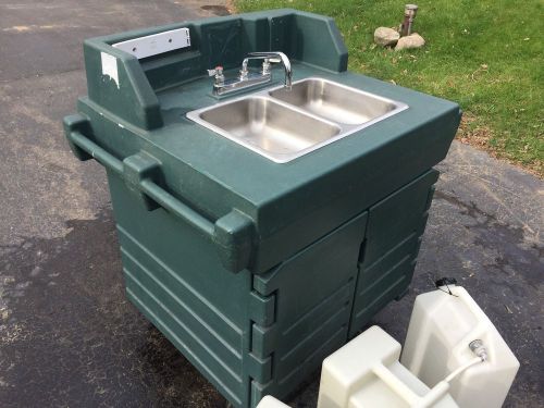 Cleaning station portable hand sink heated water tank nice ksc402 working cambro for sale