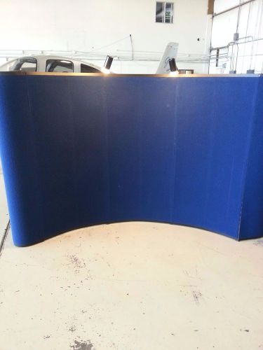 8&#039; curved table trade show display