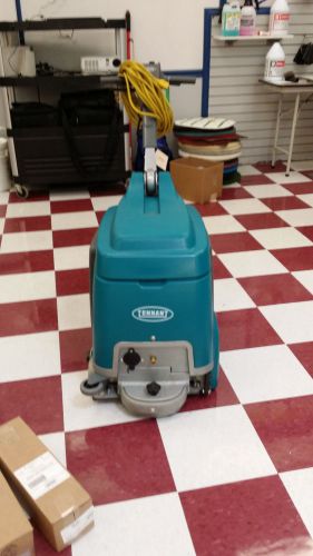 Demo 3.3 hours!! tennant r3 ready space commercial carpet extractor new brushes! for sale