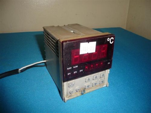 Keyence TF2-21 TF221 Temperature Controller 100-240VAC