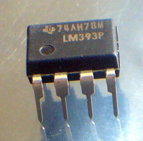 LM393 Dual Differential Comparators DIP8 - 5pcs [ LM393P ]