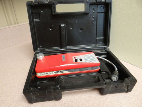 TIF 8800 Combustible Gas Leak Detector  &amp; Carrying Case *good condition