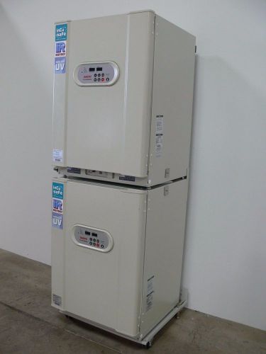 Sanyo MCO-18AIC DUAL STACK Laboratory CO2 Incubator Oven, perfect working order