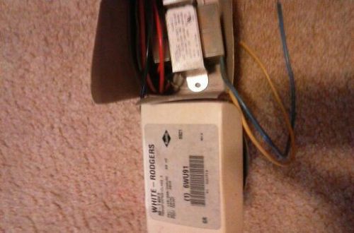 2 White Rodgers 90-T40F3 Class 2 Transformers 120/208/240VAC In 24V Out New