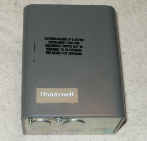 Honeywell control Relay RA89A   nos  nr