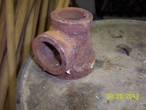 Cast iron pipe fittings/3&#034; x 2&#034; x 2&#034; reducing tee for sale