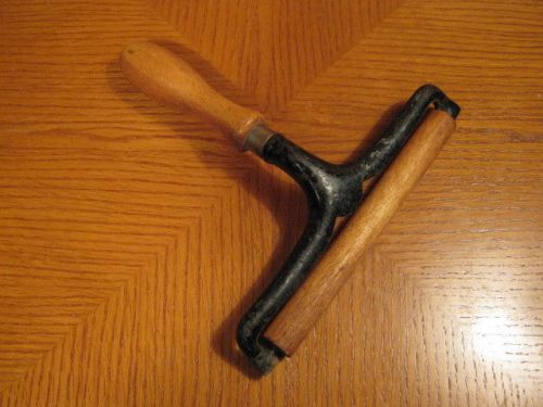 ANTIQUE CAST IRON PRINTING PRESS INKING WOODEN ROLLER TOOL B&amp;J INGENTO CHICAGO