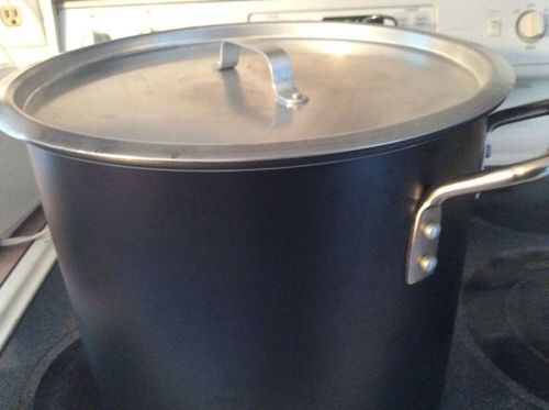 wearever pot 16qt black pot with aluminum lid  NSF