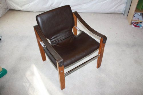 Contemporary Office Chair (Leather/metal/wood).