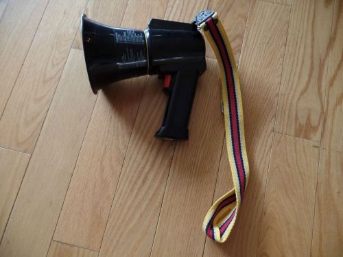 Vintage Radio Shack REALISTIC musical recordable/pre~recorded bullhorn