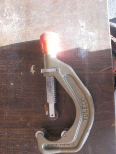 For sale  Toledo 1&#034; to 4&#034; Tubing cutter Used Good Condition
