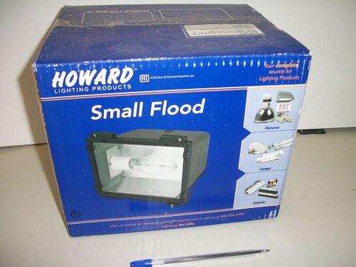 New in box howard lighting sfl-70-mh-4t flood light with 70w metal halide  small for sale