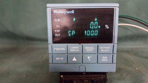 HONEYWELL VERSA PRO  DK300K-0-000-31-B000-0 TEMPERATURE CONTROLLER