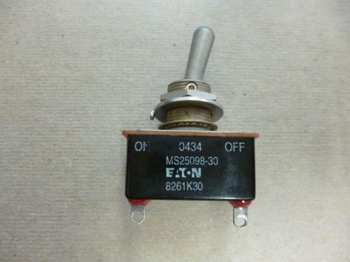 MS25098-30 , MIL-SPEC 125 VOLT 3 AMP MOMENTARY ON / OFF TOGGLE SWITCH, SPST