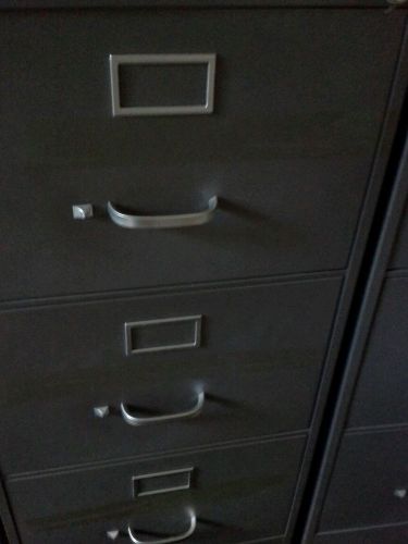 3 Drawer Metal File Cabinet Steelcase w Key Approx 18&#034;x29&#034;x42&#034;tall