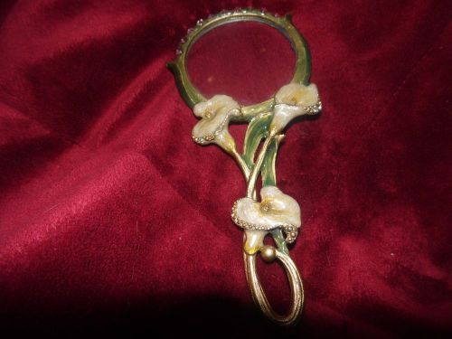 Art Metal w/ Rhinestones Magnifying Glass Hnd Ptd green &amp; gold w/ Calla Lilies