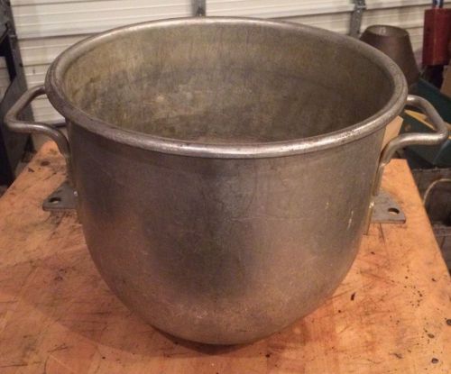 Hobart 30 QT Mixer Bowl  Tinned Steel. Vmlh?