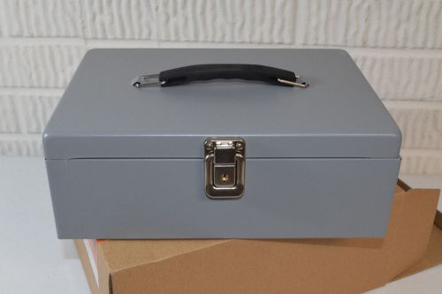 Sparco Cash Box, 5 Compartments, 11-3/8 x 7-1/2 x 3-3/8 Inches, Gray(SPR15507)
