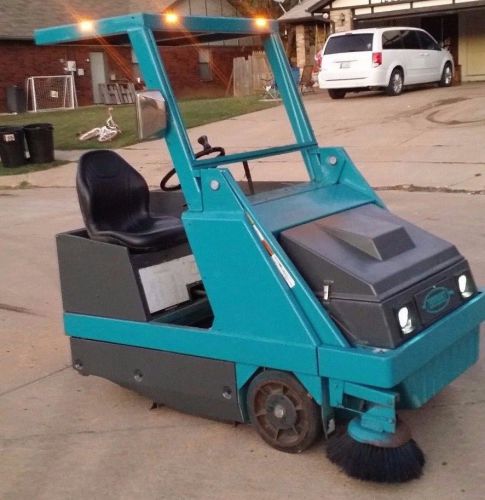 Tennant 235 parking lot/garage sweeper/vacuum Running and ready