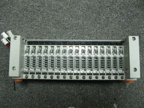 SMC 16 Position Plug-in Pneumatic Manifold Base Pad NP420 0700-30986