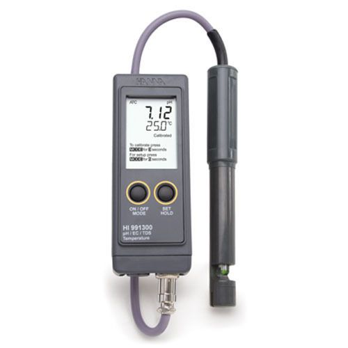 Hanna Instruments HI991300 pH/EC/TDS/C meter w/kit solutions