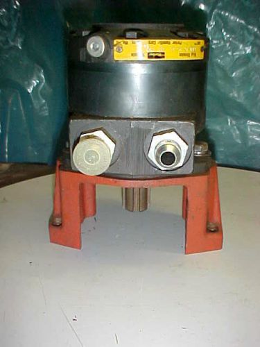 Parker Hydraulic Motor  111-5-AS-0 includes mounting bracket