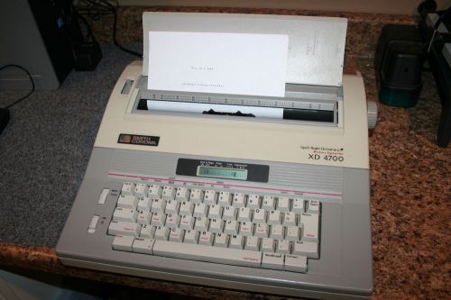 Smith Corona XD 4700 Electronic Memory Dictionary Typewriter XD4700 WORKING