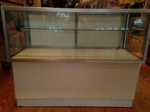 display fixture-counter display caase-white-glass top
