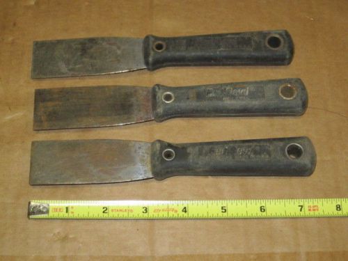 3 RED DEVIL 1-1/4&#034; PUTTY KNIVES ~USED~