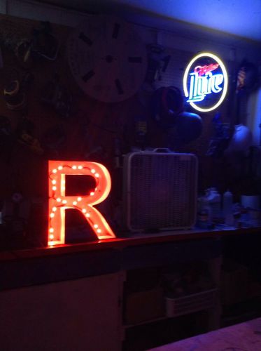Single channel letter &#034;R&#034; 18&#039;&#039; with LED lights