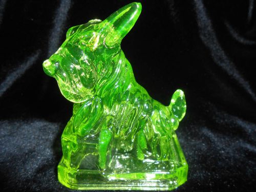 Green Vaseline uranium glass JB scottie dog / paperweight scottish terrier candy