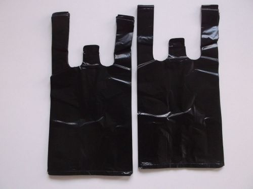Plastic shopping bags 700 ct ,t shirt type, grocery ,black small size bags. for sale