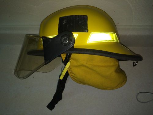 CAIRNS 970fsy Fire Helmet,Yellow,Traditional