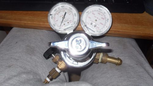 Matheson Gas Regulator Gauge 1L 590 for parts  one gauge the needle is off