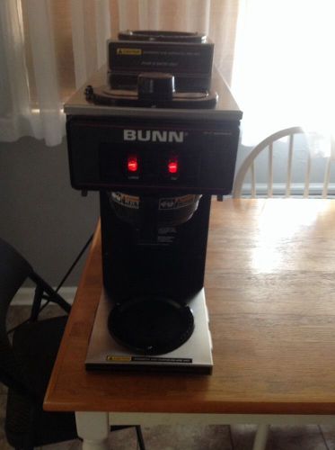 BUNN VP17-2 BLK Pourover Commercial Coffee Brewer with Two Warmers