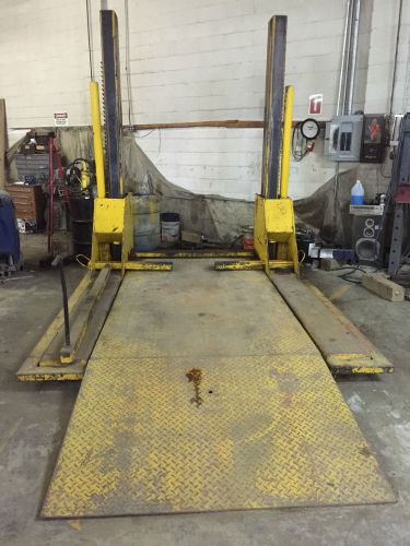 Forklift maintenance lift  autoquip maintenance lift 20,000 lb.# cap. for sale