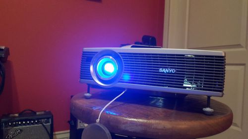 Projector Sanyo Pro X SVGA Multiverse Projector PLC SW35 +power chord Carry Bag