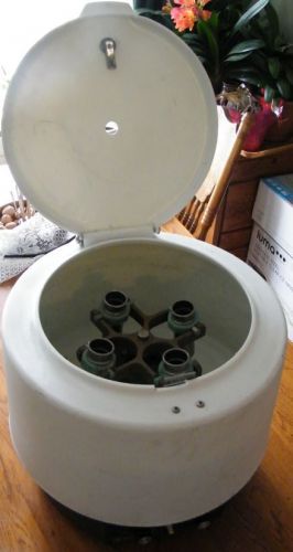 FISHER SCIENTIFIC CENTRIFIC CENTRIFUGE MODEL 225 WITH 215 ROTOR AND 50 ML TUBES