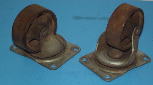 2 Cast Iron Spoked Wheels Metal Swivel Vintage abou 3&#034; Casters Vintage steampunk