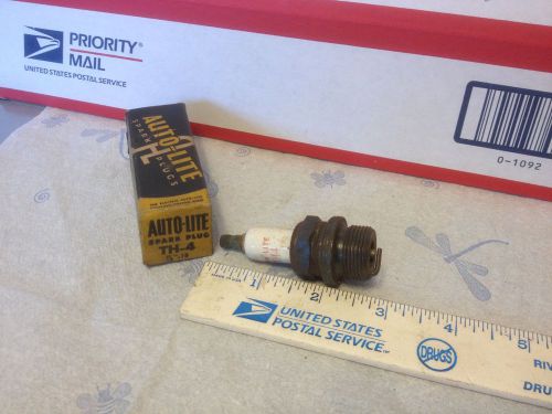 Buhl/Hercules compressor spark plug, eng. JXC and OOB.  Item:  8213