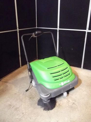 Ipc smartvac sweeper 32&#034; width, 24&#034; main brush width, charges up to 2.5hrs s2506 for sale