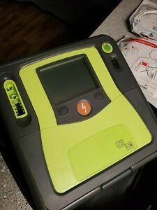 Zoll AED Pro with live CPR feedback Semi-Auto and Manual Mode...