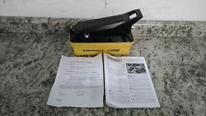 Enerpac PATG-1102N 10,000 PSI Cap 0.54 Reservoir Cap Air Powered Hydraulic Pump